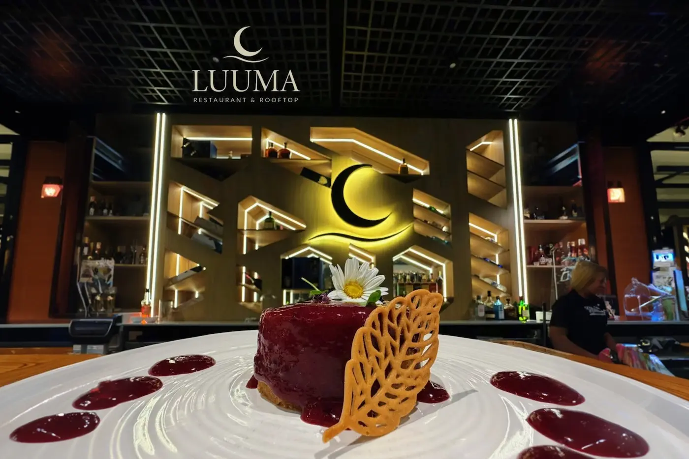 Variedad de postres y repostería servidos en Manta.
