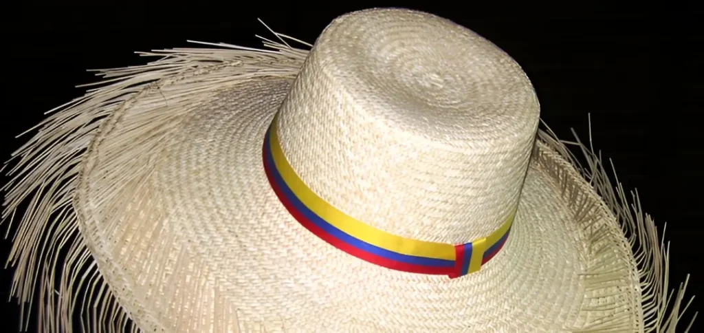 Sombrero de paja toquilla durante una visita en Manta
