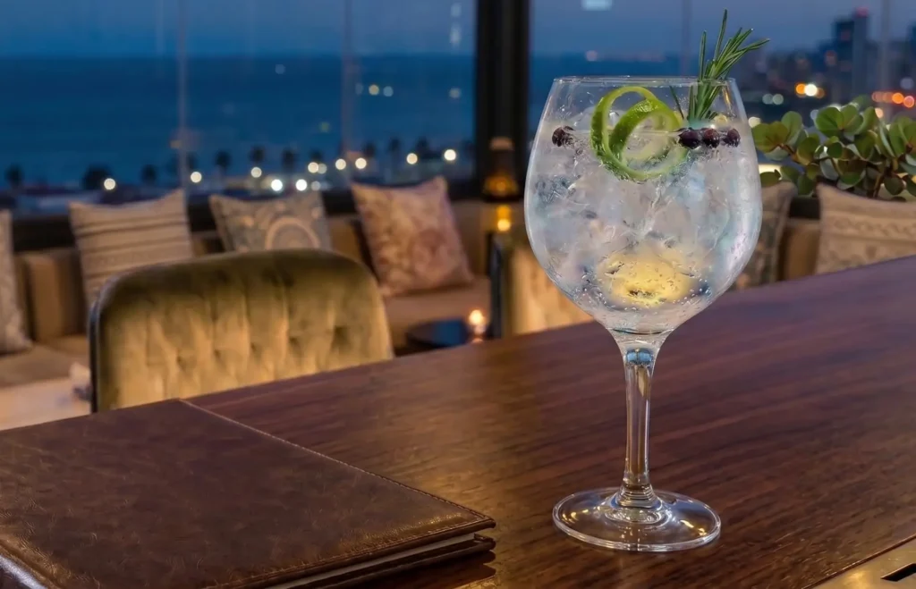 Gin Tonic en la Costa Ecuatoriana: una experiencia refrescante junto al mar