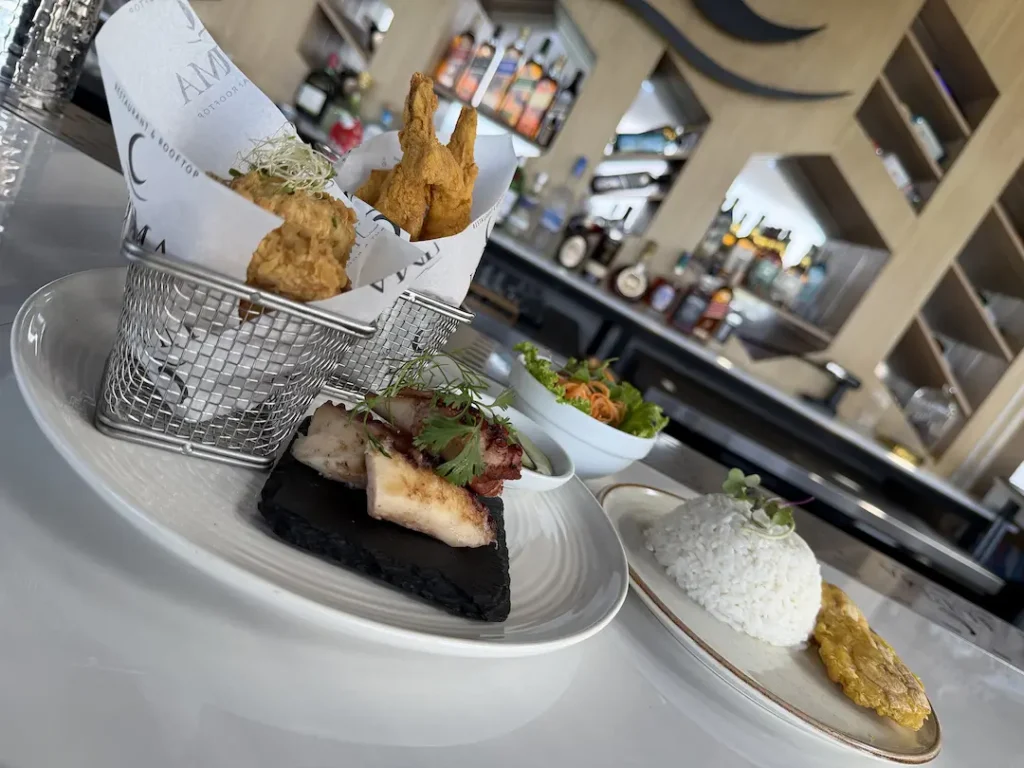 Almuerzos de Luuma con opciones gastronómicas en Manta