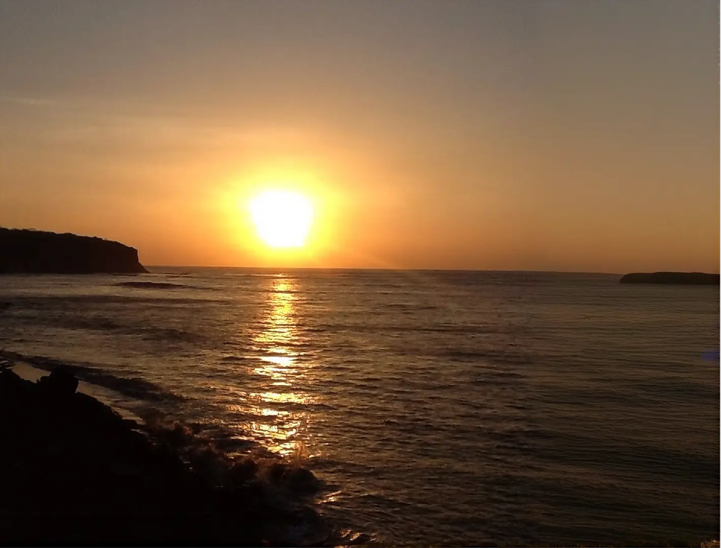 Atardecer en Manta Ecuador frente al mar