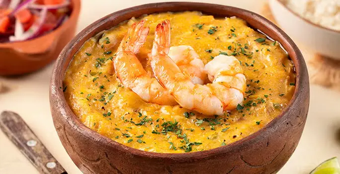 Cazuela de mariscos tradicional ecuatoriana