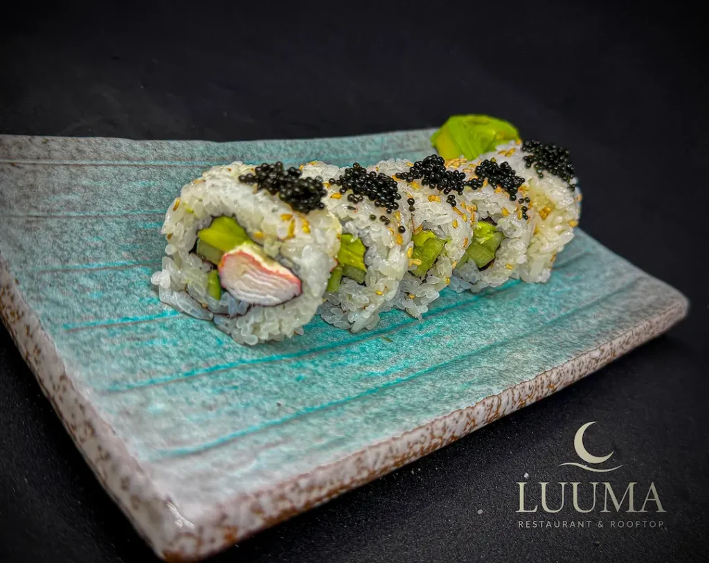Sushi Luuma en La Quadra Manta con presentación gastronómica